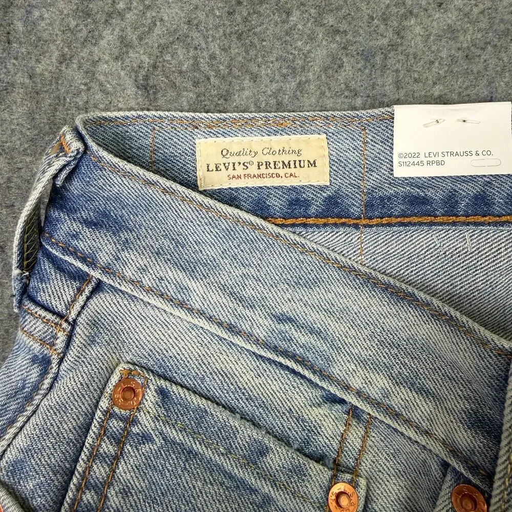 Levi's Men's 568 Stay Loose Jeans Size 32x32 Light Wash Denim Patch Folk Chaos